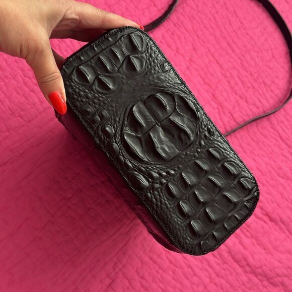 Brahmin Elegant Black patent leather Crocodile-Embossed Crossbody Bag - Picture 9 of 14